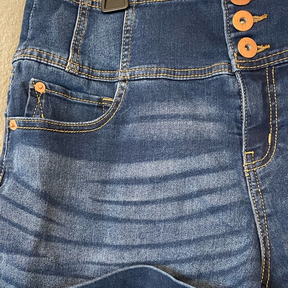 No Boundaries Dark Blue Jeans Short. - Picture 14 of 14